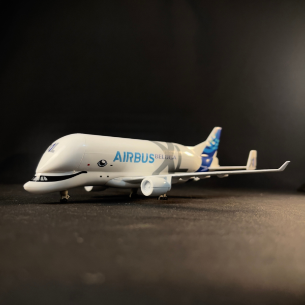 1 Aviónes Beluga A330 Beluga XL 1:400