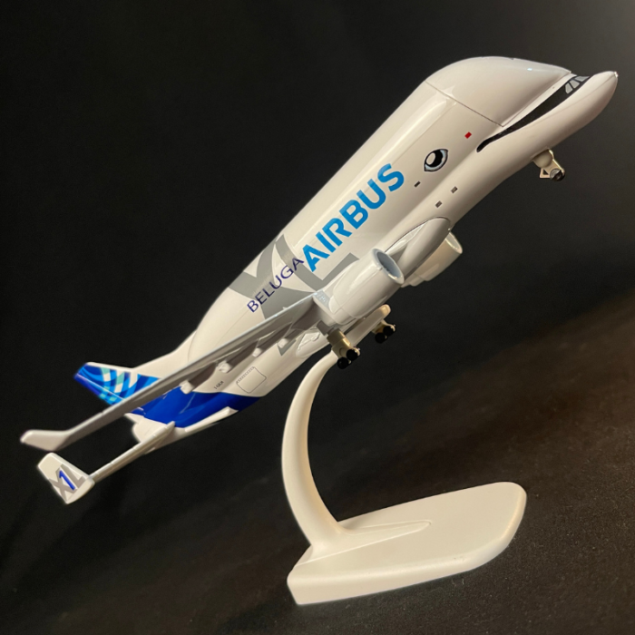 2 Aviónes Beluga A330 Beluga XL 1:400