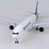 Avión Boeing B777 :1/157 con luz
