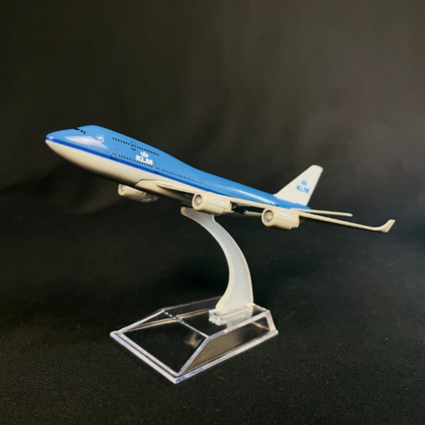 Título (12) Boeing 747 escala 1:400 Métalico Variado