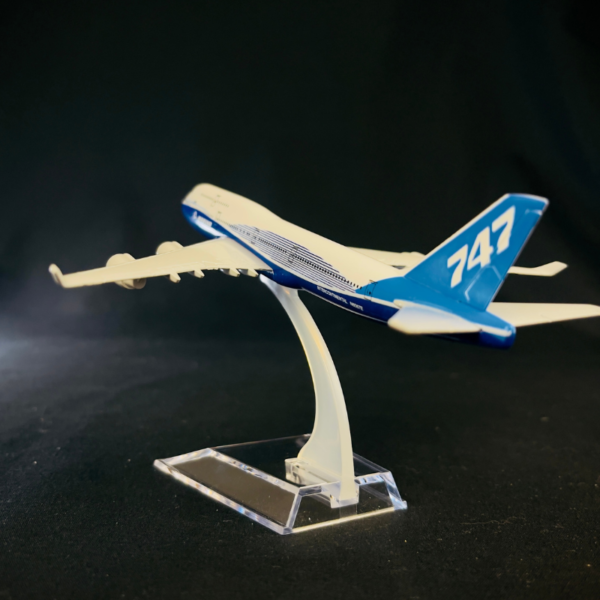 Título (13) Boeing 747 escala 1:400 Métalico Variado