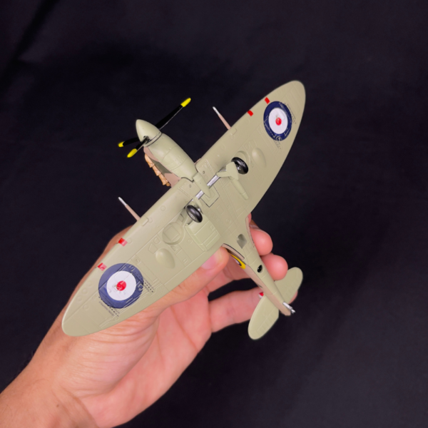 Título (4) Supermarine Spitfire Métalico escala 1:72