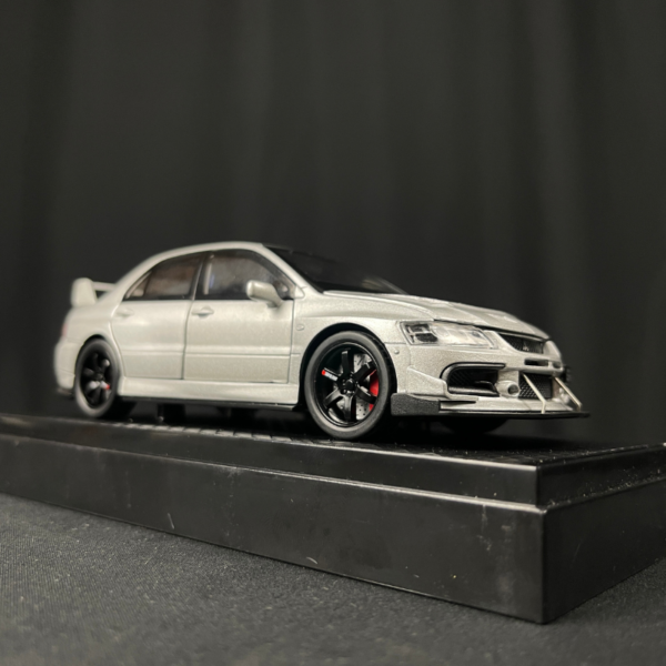 Mitsubishi Lancer Evolution Escala 1/32