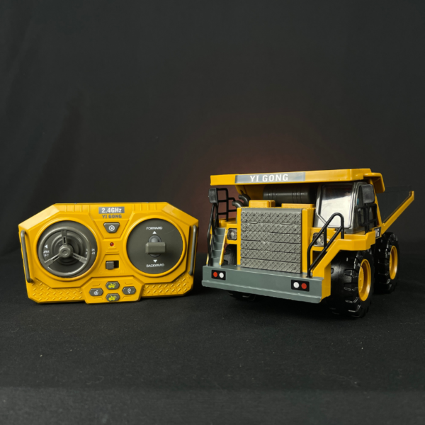 2 Volqueta RC escala 1:20 9 Canales