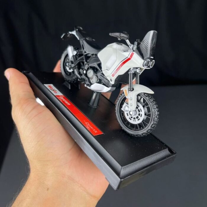 Ducati Desert X a Escala 1:18