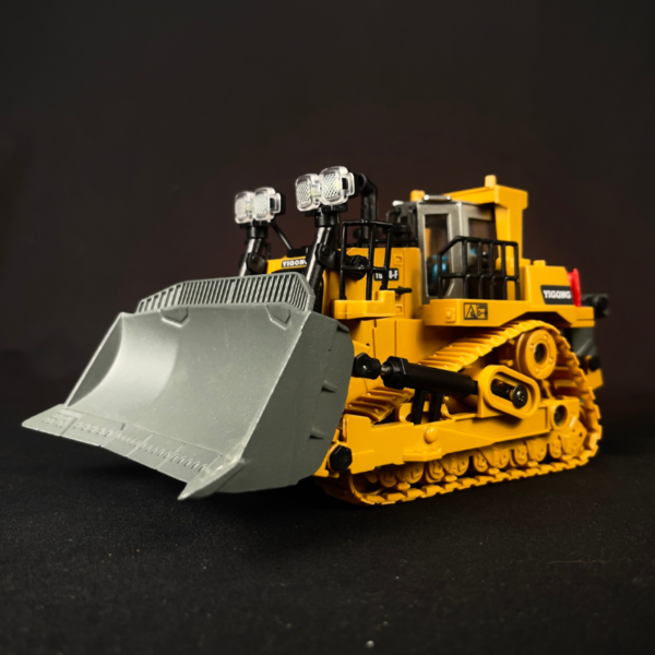 Bulldozer RC 9 CANALES escala 1/20.