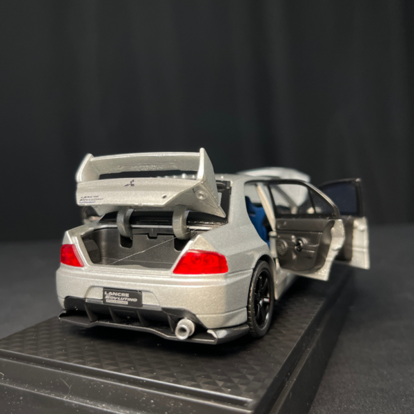 Mitsubishi Lancer Evolution Escala 1/32