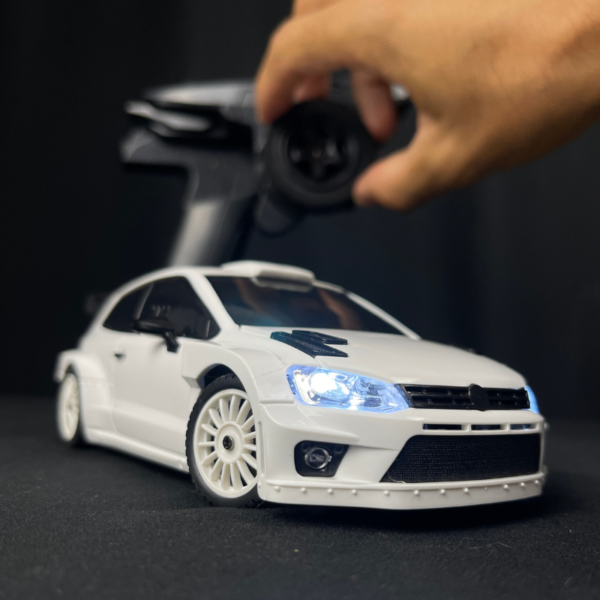 Volkswagen POLO R Escala 1/28