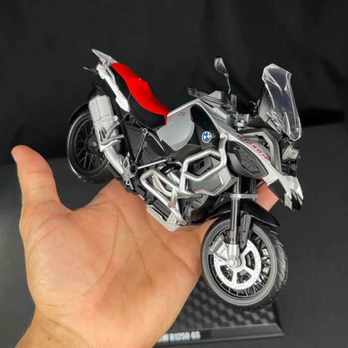 Moto a Escala BMW R1250GS – Modelo de Colección 1:12