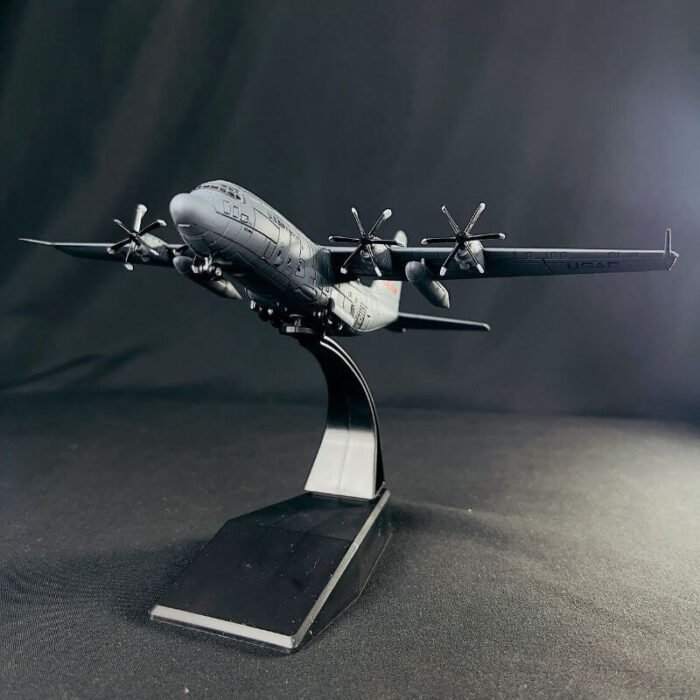 Avión C-130 Hercules a Escala 1:200