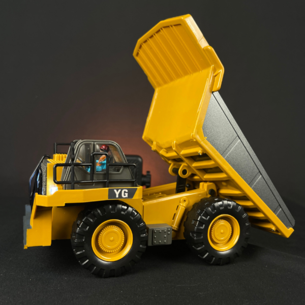 5 Volqueta RC escala 1:20 9 Canales